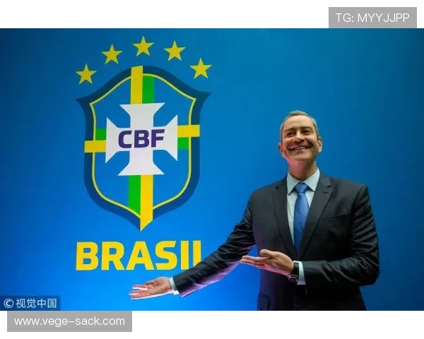 波兰足协主席:斯科尔扎答复成关键,新帅任命进入倒计时(1) 波兰足协主席:斯科尔扎答复成关键,新帅任命进入倒计时(1)